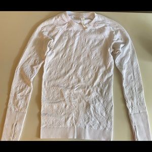 Women’s lululemon long sleeve top
